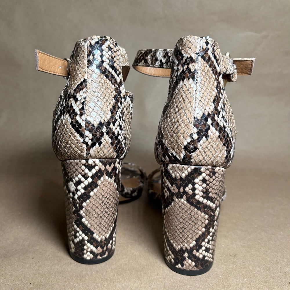 MADDEN GIRL SNAKE PRINT HEELS SZ 6